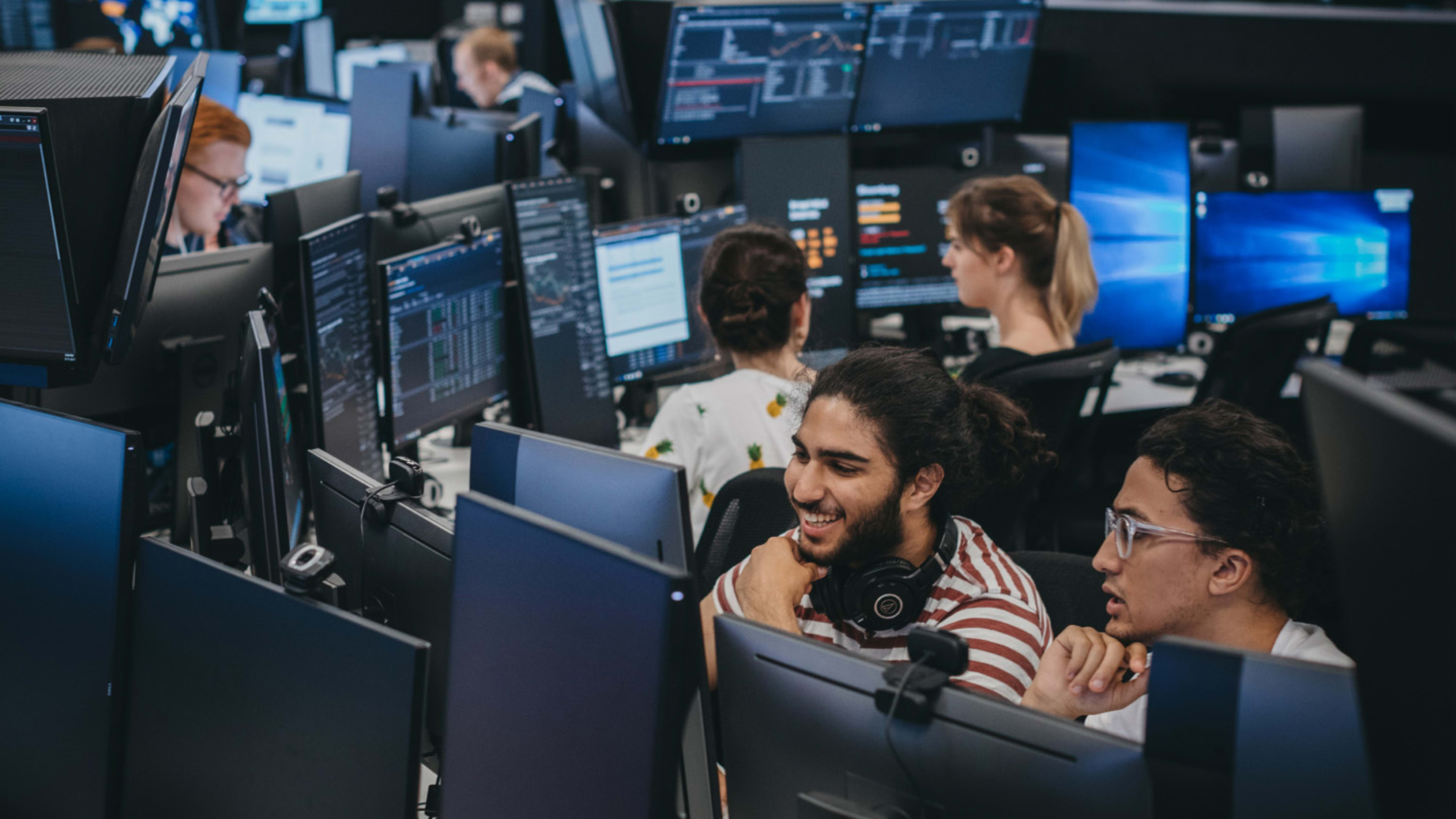 Students in business trading room